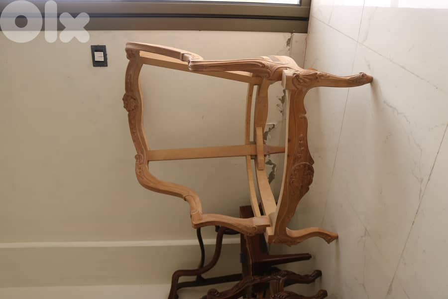 High-Quality Wooden Furniture for Sale – Hand-Crafted & Well-Maintaine 11