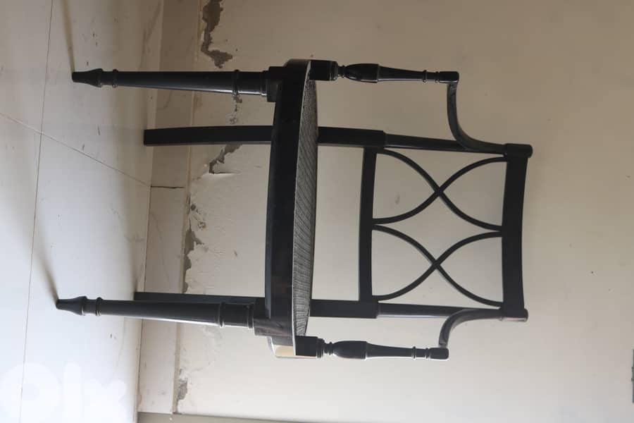 High-Quality Wooden Furniture for Sale – Hand-Crafted & Well-Maintaine 12