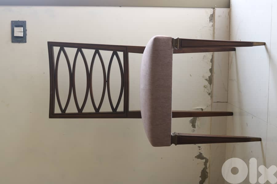 High-Quality Wooden Furniture for Sale – Hand-Crafted & Well-Maintaine 14