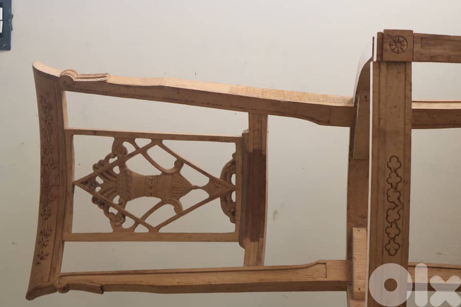 High-Quality Wooden Furniture for Sale – Hand-Crafted & Well-Maintaine 15