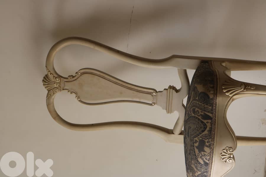 High-Quality Wooden Furniture for Sale – Hand-Crafted & Well-Maintaine 19