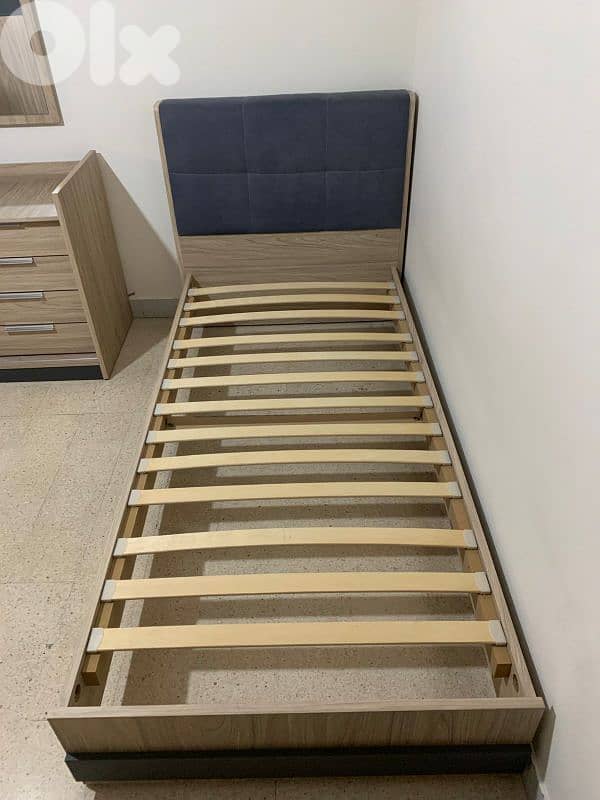 اوضة نوم شغل بيوتي هوم تختين شبه جديدة سحاب 4