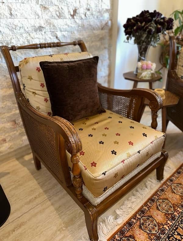 Vintage Wooden Armchairs / كرسيّان خشب كلاسيكيان 1