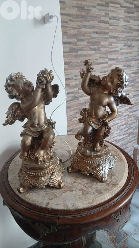 مجسمين تنين ب ٢٥ $ 0