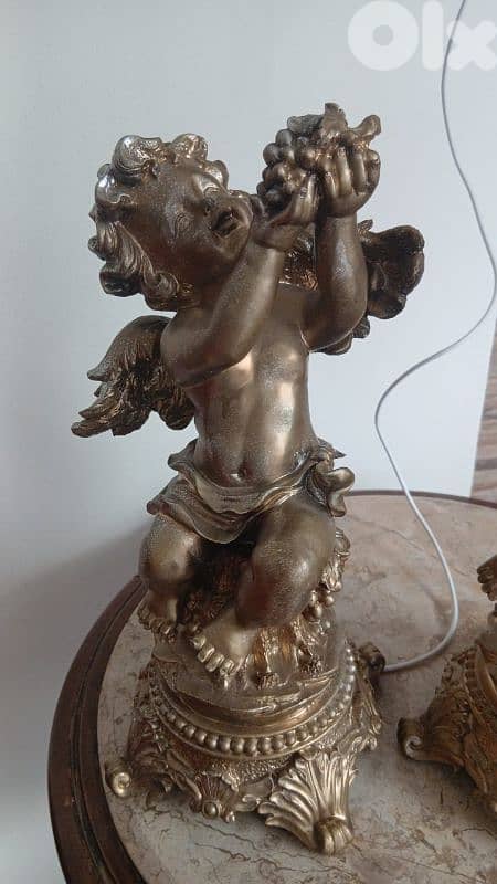 مجسمين تنين ب ٢٥ $ 1