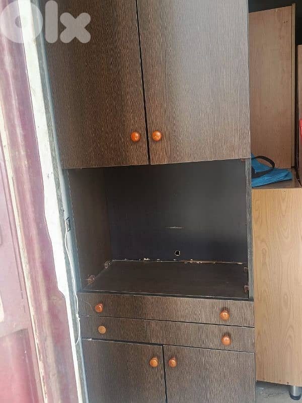 خزانه خشب جيد 1