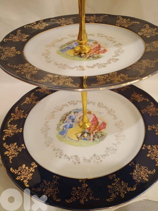 مضيفة بورسلان تشيكية أنتيك مختومة 1