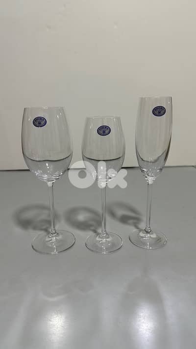 18-piece Bohemia Crystal wine and champagne glasses set