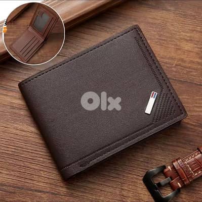 Elegant Brown Leather Bi-Fold Wallet for Men