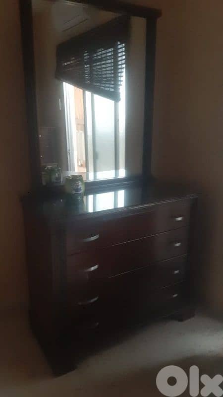 غرفة نوم للبيع 0