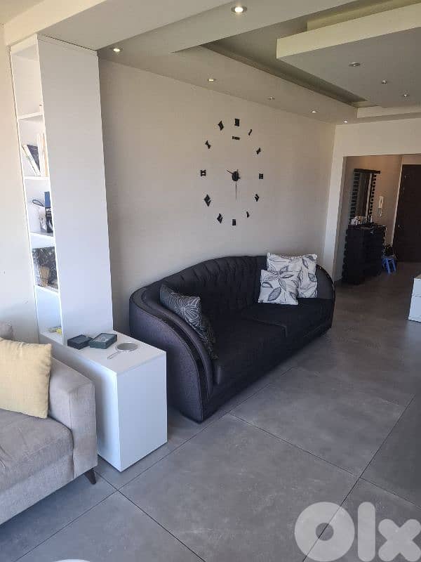 Used Living room for sale 0