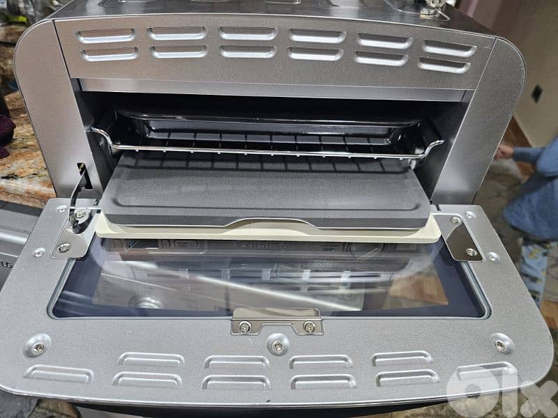 New Pizza Oven, never used before 1