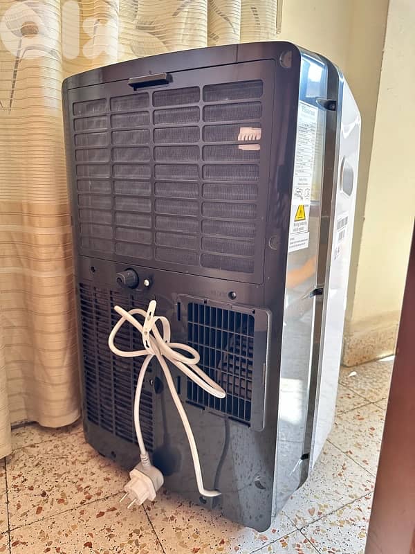 Like-New ‎12,000 BTU Portable AC (& Heater) – Hisense – Ashrafieh 3