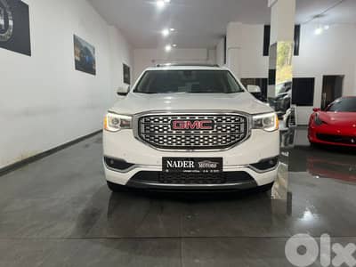 GMC Acadia  Denali V6 Fully loaded  2017