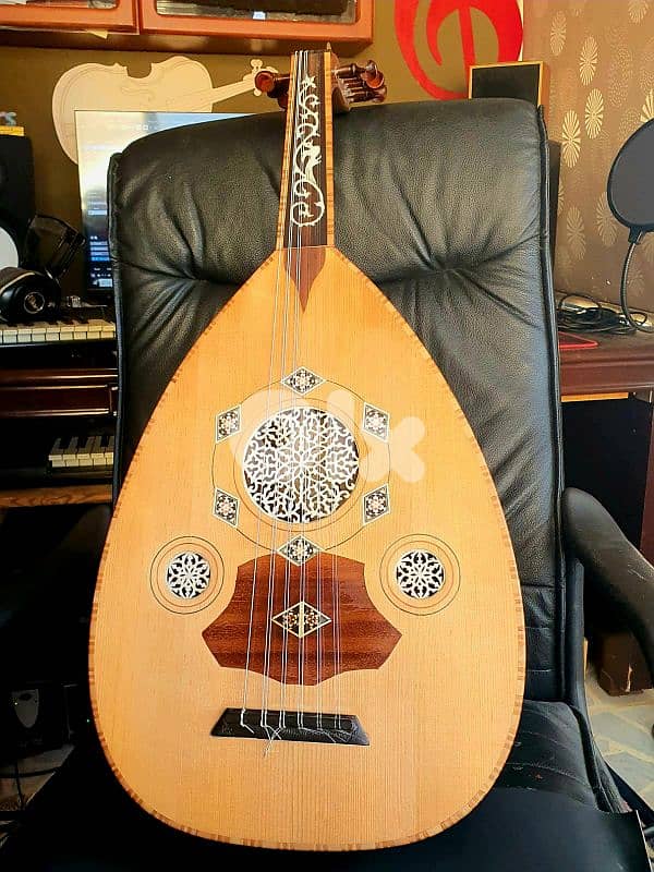 عود لبناني صناعة نقولا الحارس 1996 Lebanese Oud by Nicolas Al Hares 0