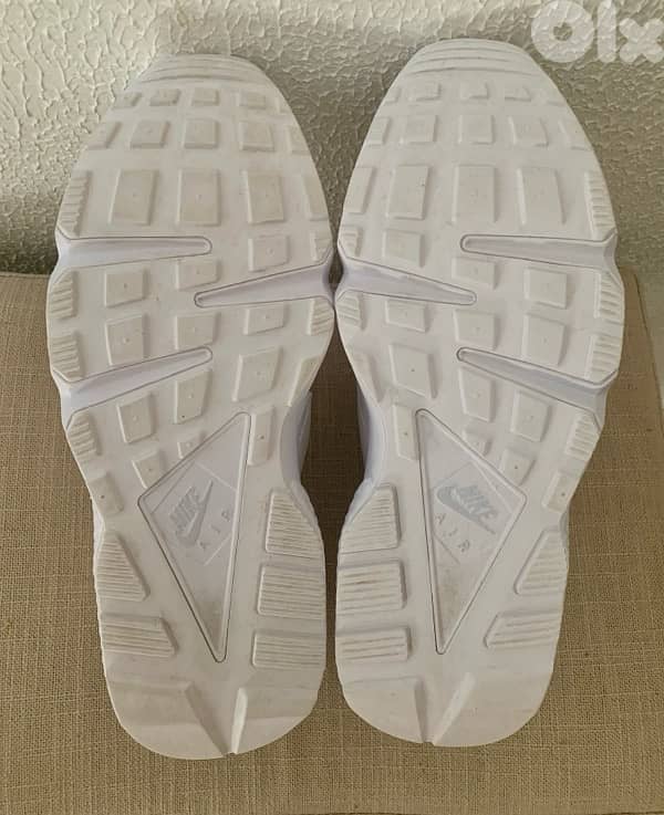 Original Nike Air Huarache “ Triple white” sneaker 4