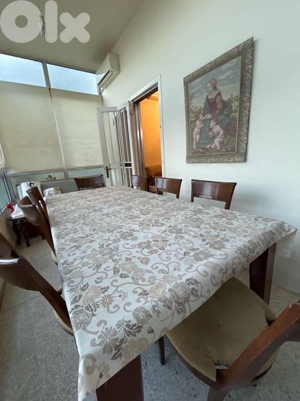 Dining  Table and chairs 0