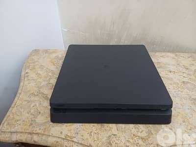 Ps4 Slim 1TB+2 controlls+cd