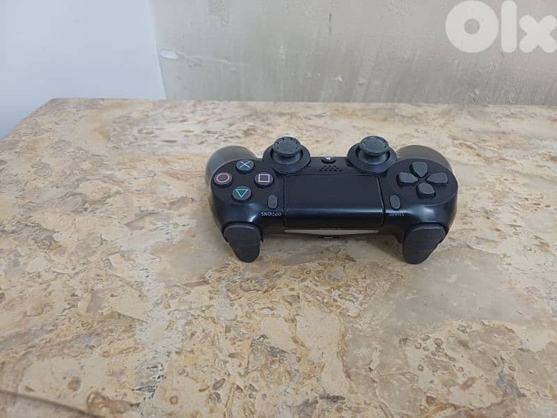 Ps4 Slim 1TB+2 controlls+cd 1