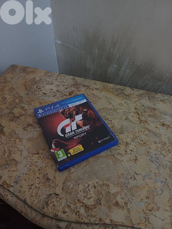 Ps4 Slim 1TB+2 controlls+cd 4