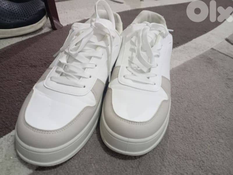 حذاء قياس ٤٥ ملبوس لابسة واحدةlc waikiki 0