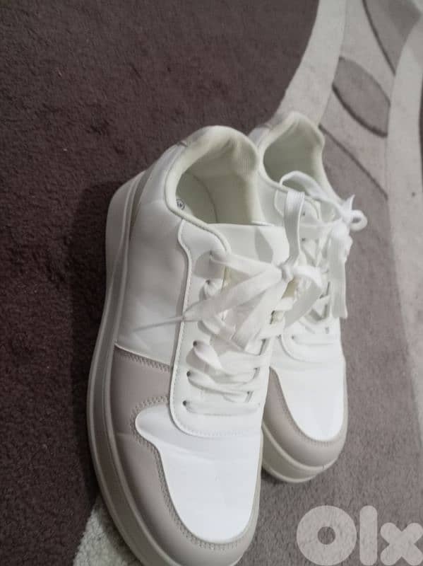 حذاء قياس ٤٥ ملبوس لابسة واحدةlc waikiki 2