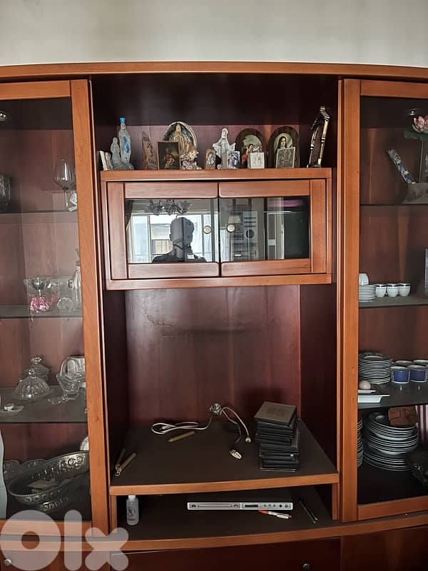 ‏خزانة خشب كرزي 0