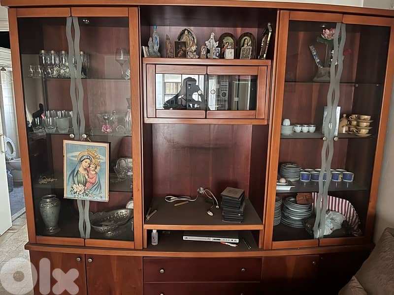 ‏خزانة خشب كرزي 2