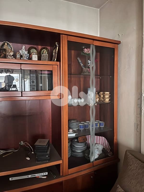 ‏خزانة خشب كرزي 3