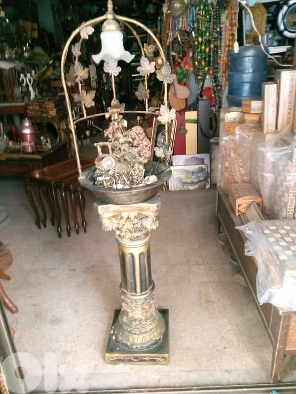 نافورة ماي قديمة مع عامود رازين 1