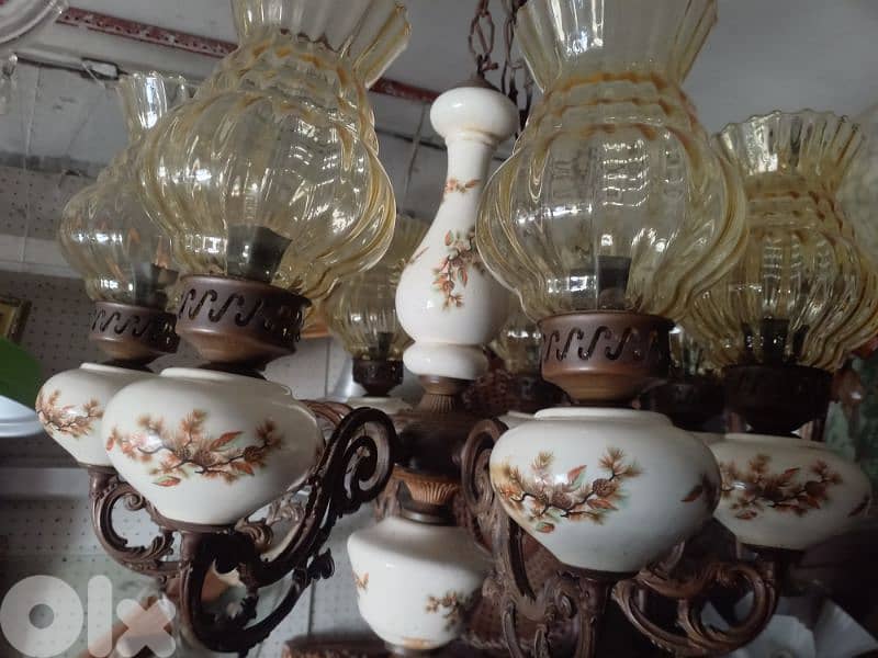 ثرية بورسلين قديمة ٨ لمبات 0