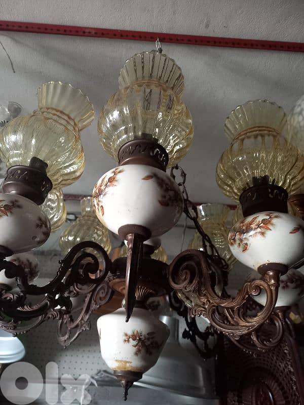 ثرية بورسلين قديمة ٨ لمبات 2