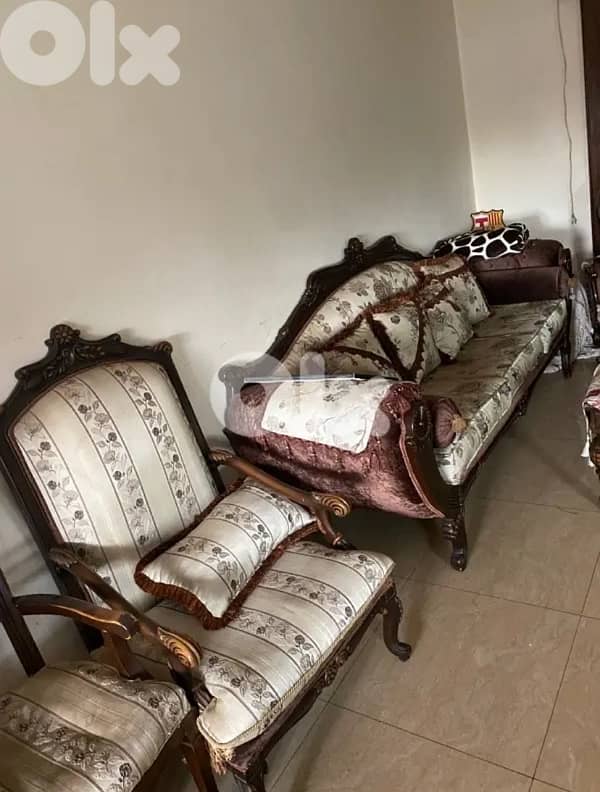 صالون كامل خشب زين قلعة ٨ قطع ب ٢٠٠$ يا بلاش يعني 3