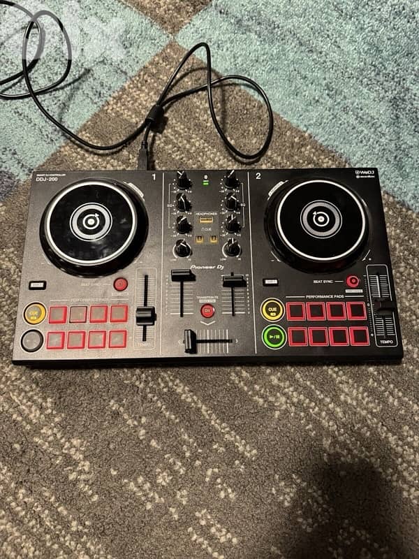 Pionner board (ddj FLX-200) 0