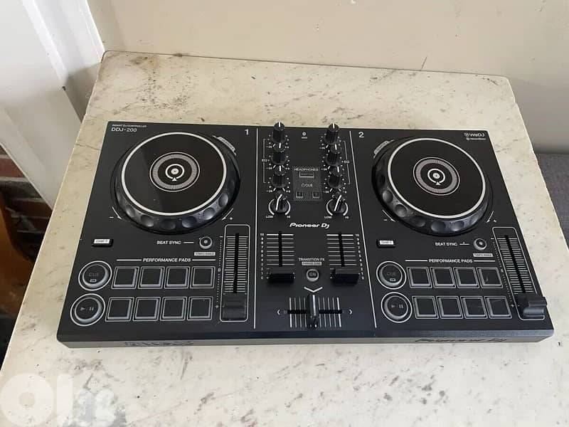 Pionner board (ddj FLX-200) 1