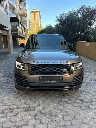 Range Rover Vogue V8 supercharged 2018 gray on black (clean carfax)