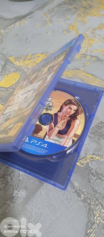 للبيع: PS4 Slim ومجموعة إكسسوارات وألعاب بحالة ممتازة! 3