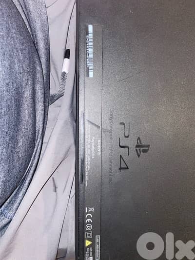 ps4 with 2 cds