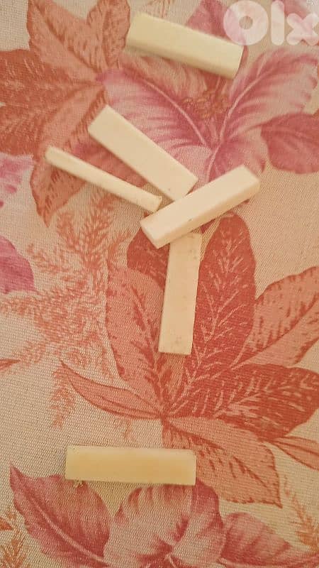 عود ولوازم عود  اوتار اليس ريش سيلكون  عضم جملة جملة ومفرق 3