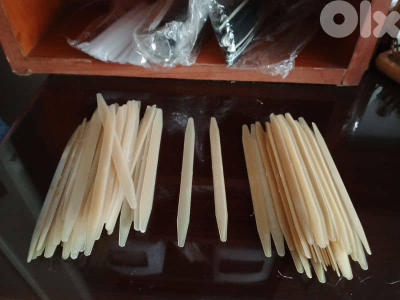 عود ولوازم عود  اوتار اليس ريش سيلكون  عضم جملة جملة ومفرق 5