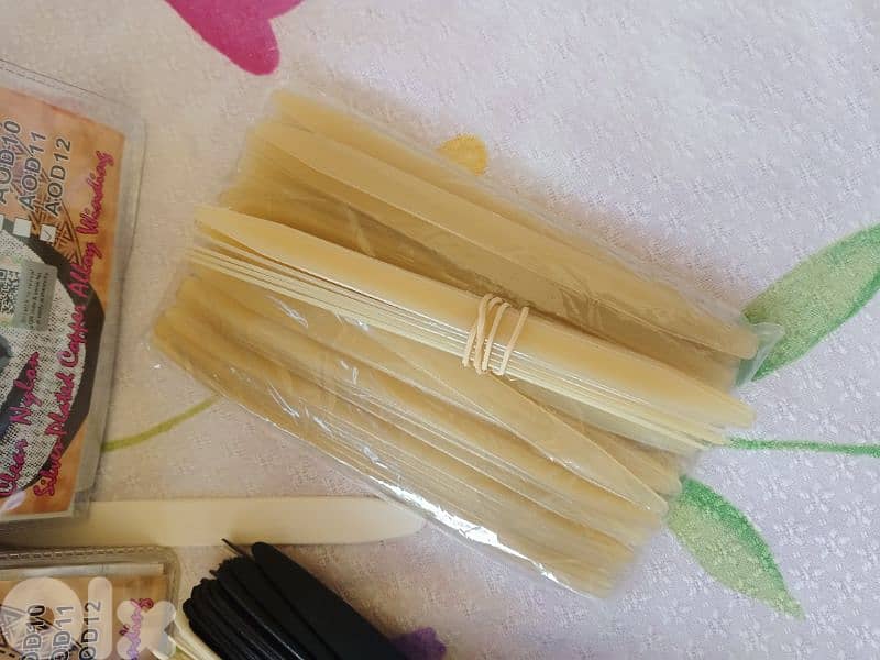 عود ولوازم عود  اوتار اليس ريش سيلكون  عضم جملة جملة ومفرق 11