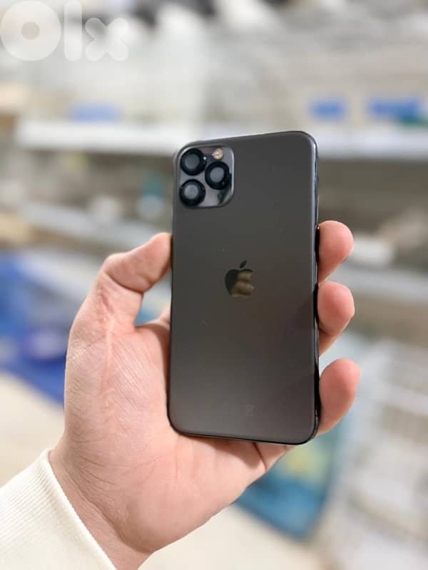 IPhone 11 Pro 256gb خارق نضافة ولا جرح   بطارية 82 1