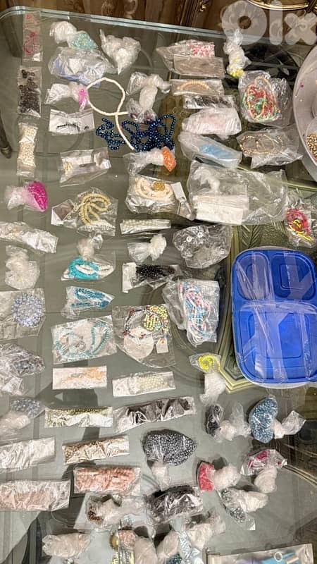 بضاعة خرز-أساور-سناسل 1