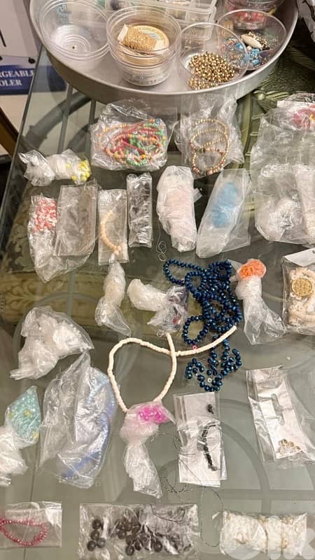 بضاعة خرز-أساور-سناسل 4