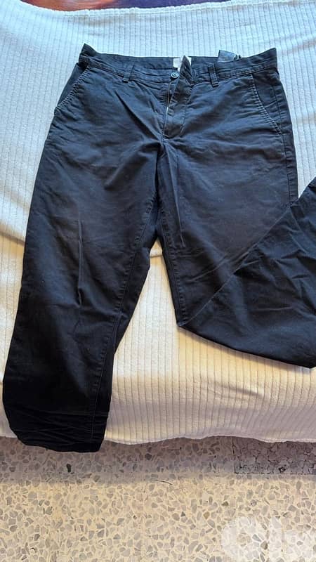 black pants 0