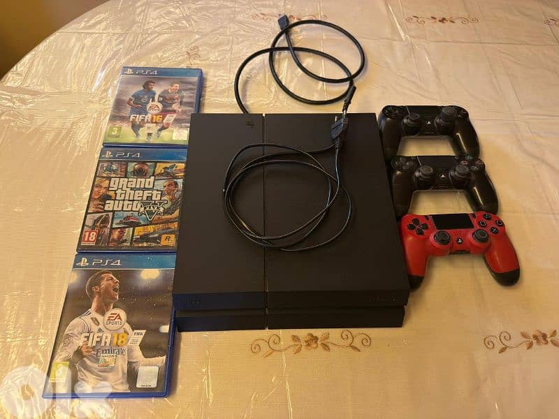 PS4 Fat – Excellent Condition + 3 Original Controllers + 3 Games 0