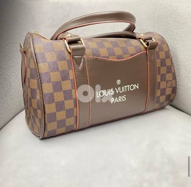 محل جزادين وشنط للإيجار 0