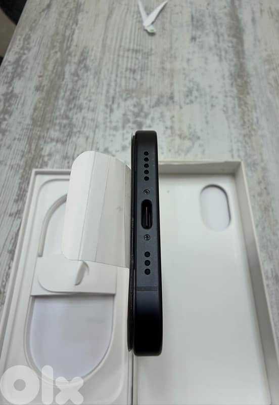 iPhone 16 Open Box 5