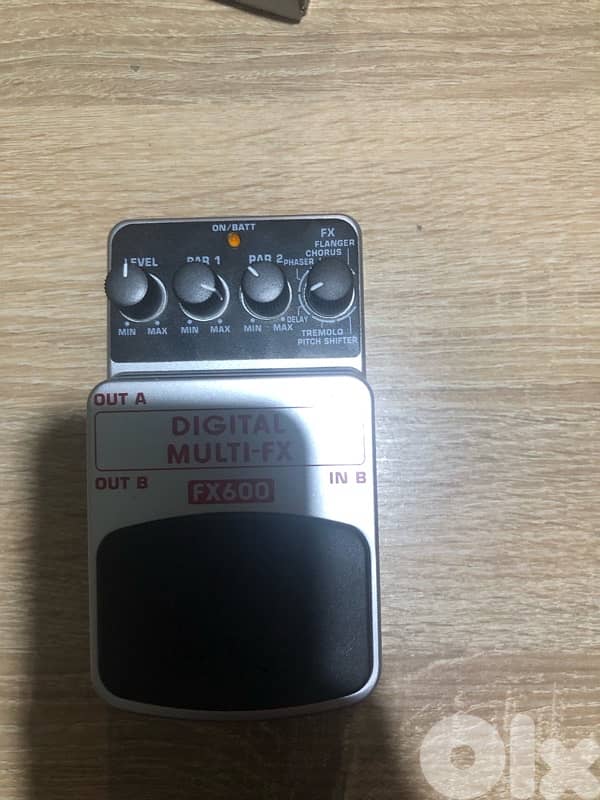 Behringer FX600 Multi Effects Pedal 0