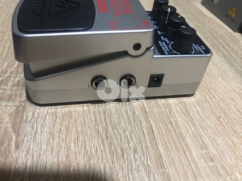 Behringer FX600 Multi Effects Pedal 1